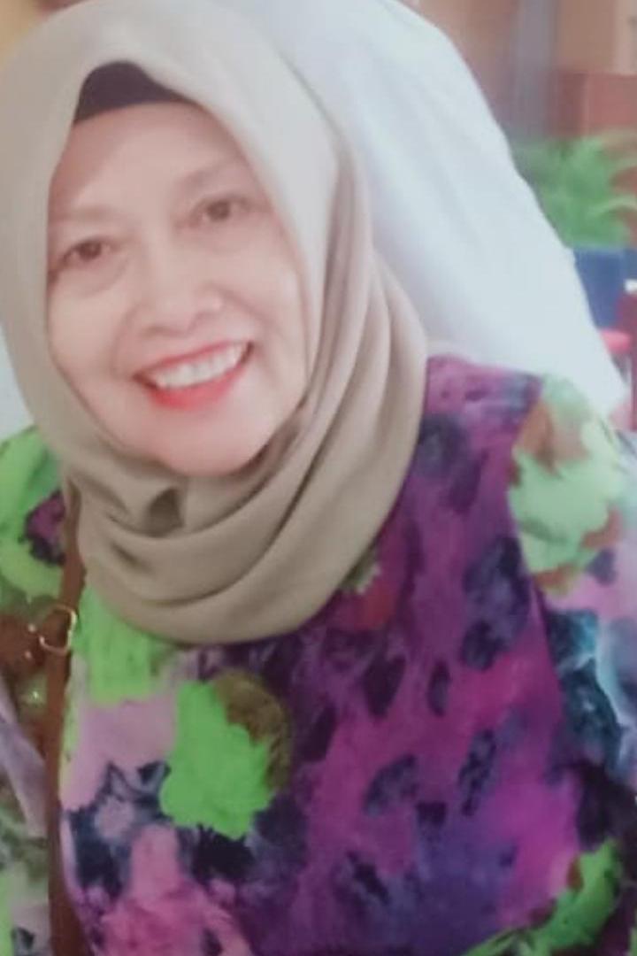 Prof. Dr. Elvina Herawati, M.Si.