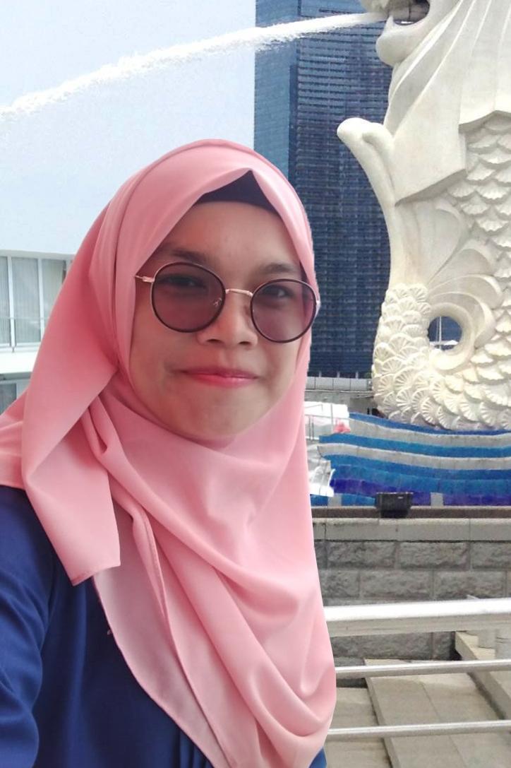 Dr. Hetty Lendora Maha, S.Farm., M.Si., Apt.